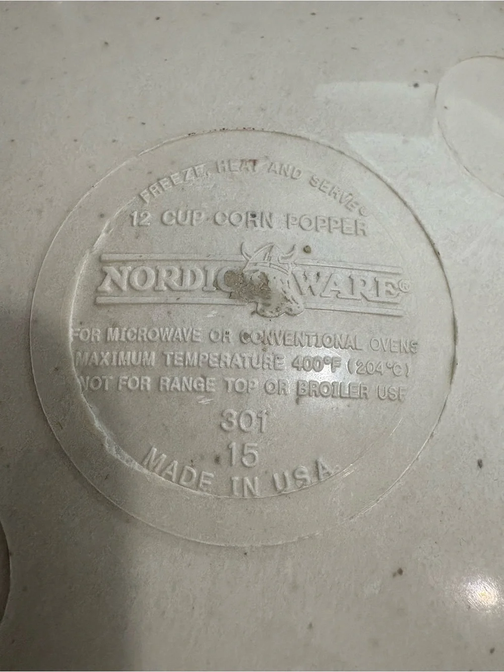 Vintage Nordic ware Microwave  popcorn popper with Lid -